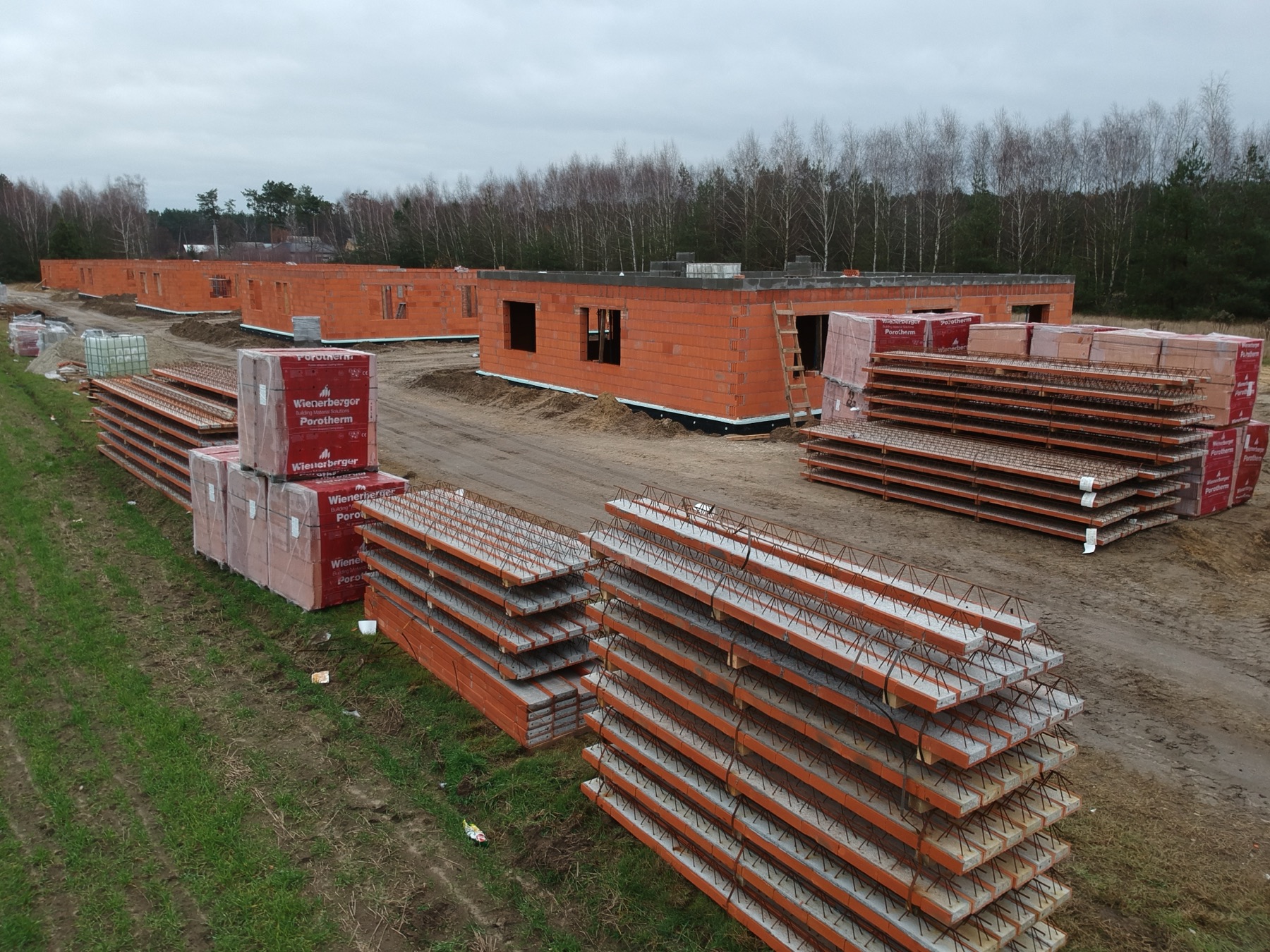 Budowa domów z materiałów Wienerberger - widok z lotu ptaka