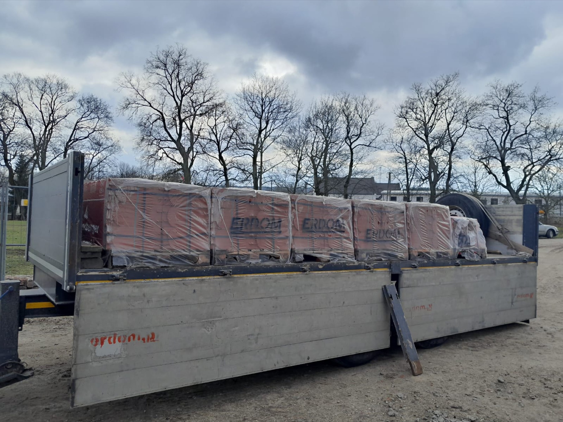 Transport materiałów Wienerberger samochodem ERDOM