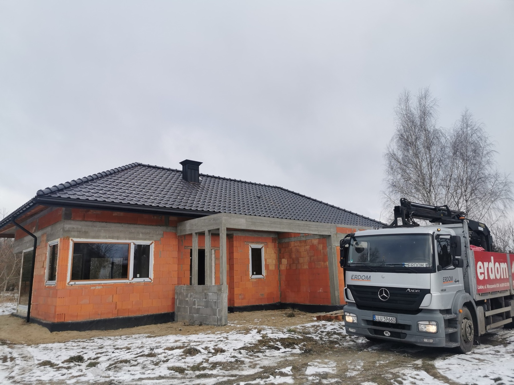 Dostawa materiałów Wienerberger samochodem HDS ERDOM